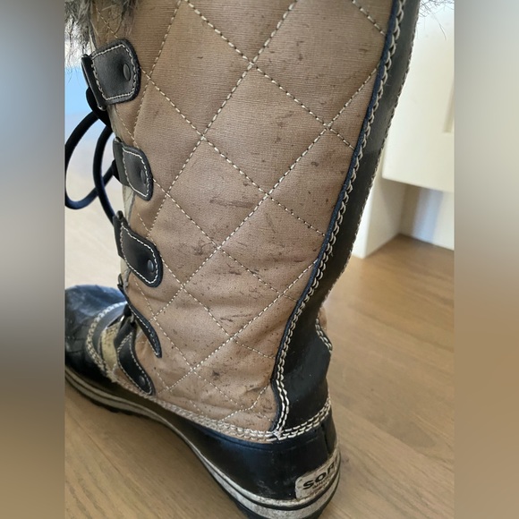 Sorel boots - Picture 2 of 11